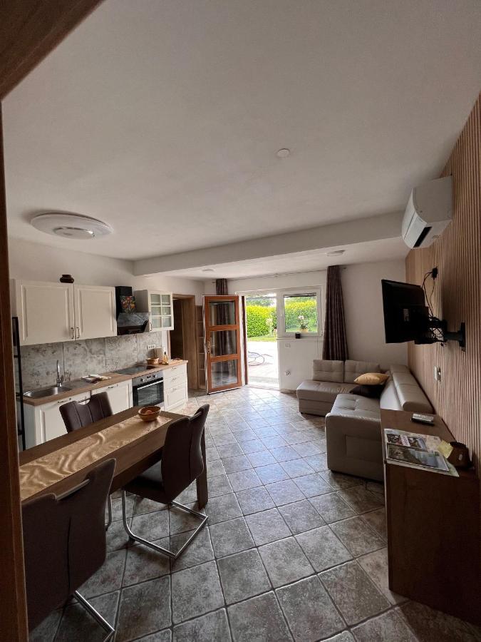 Spacious Apartment In Nature With Sauna! Postojna Exterior foto
